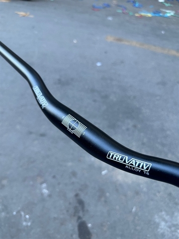 Ghi Đông Ngang TRUVATIV 31.8 Cánh Én Dài 680mm