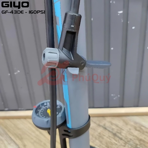 Bơm GIYO GF-43DE NHỰA Có Đồng Hồ XÁM Đầu Bơm Thông Minh 3in1