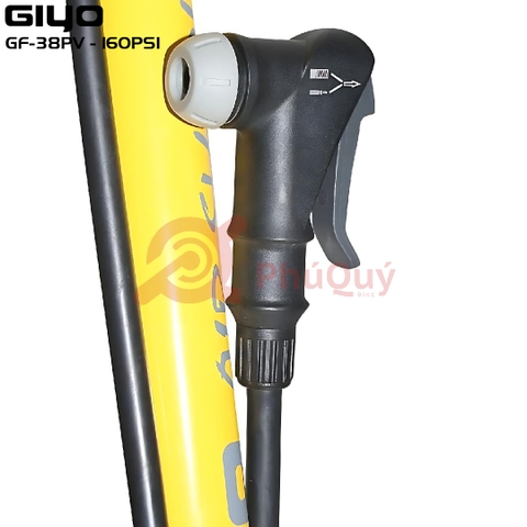 Bơm GIYO GF-38PV Màu Vàng Ống Thép Van Tự Động