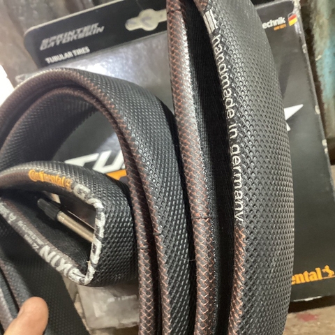 Vỏ TUBULAR 700x25c Gatorskin Chống Đinh CONTINENTAL