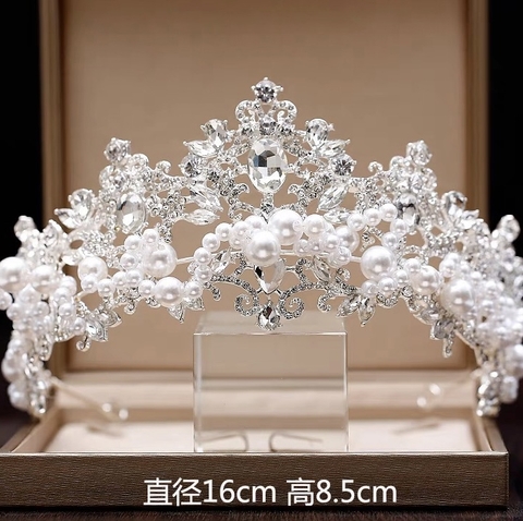 Princess tiara , birthday, bride M102