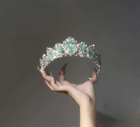 Tiara030