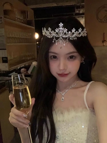 Tiara 01