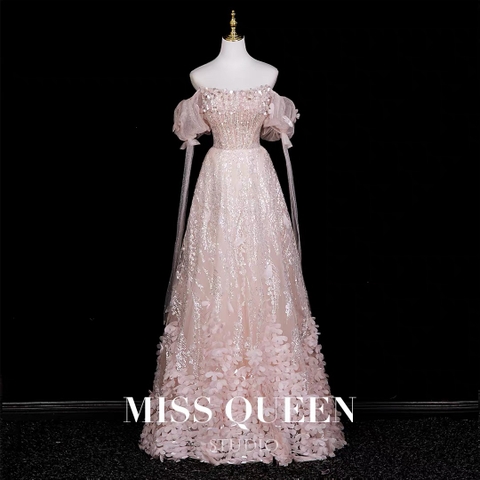 Elegant evening dresses, delicate and gentle wedding dresses, belonging to the high-end luxury segment MQ100