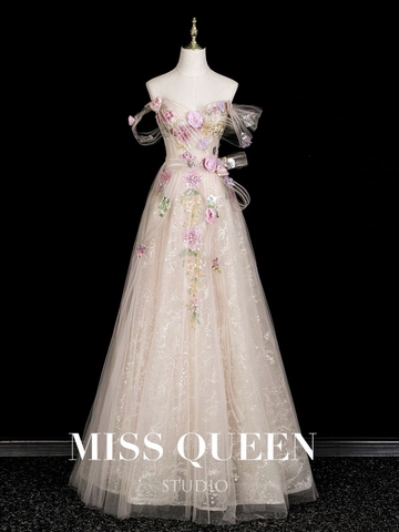 Elegant evening dresses, delicate and gentle wedding dresses, belonging to the high-end luxury segment MQ60