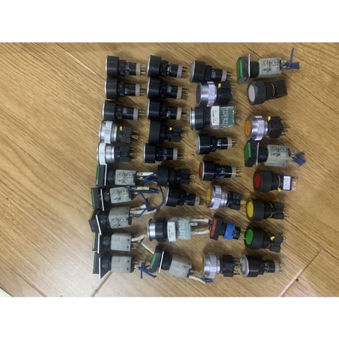 Công tắc nhấn nhá có đèn tháo máy 250VAC-3A. DC 30V-5A