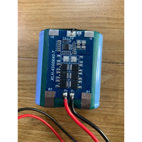 Phụ kiện đèn năng lượng mặt trời, loa Bluetooth đóng 12.8v/6000mah