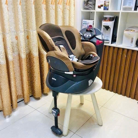 Ghế ngồi ô tô Aprica Fladea 360 độ sử dụng cho bé sơ sinh đến 4 tuổi