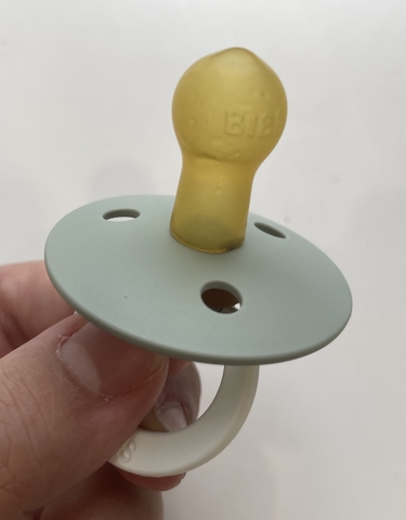 Ty ngậm núm tròn cao su tự nhiên BIBS Pacifier Colour Latex, Size 1 (0-6 tháng)