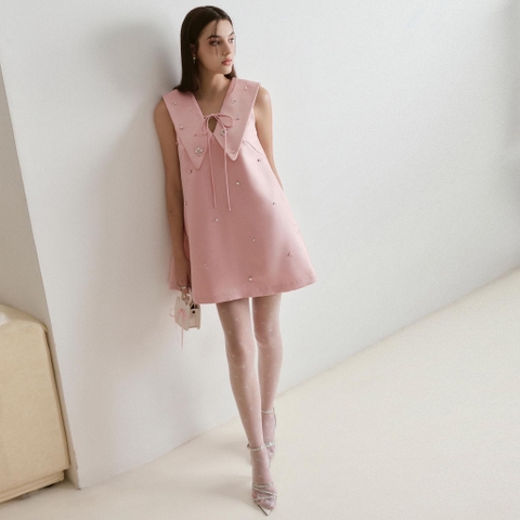 Đầm lửng sát nách cổ Peterpan có đính đá thương hiệu Darling.ism