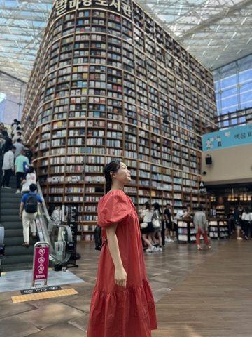 Đầm dài tay bồng của thương hiệu Ramdomlist