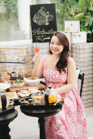 Đầm 2 dây họa tiết hoa