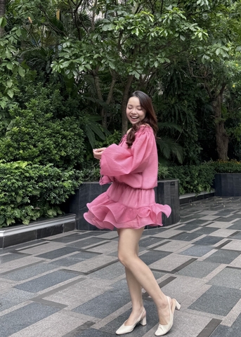 Đầm lửng tay dài có hoa nhún thương hiệu Des Fleurs