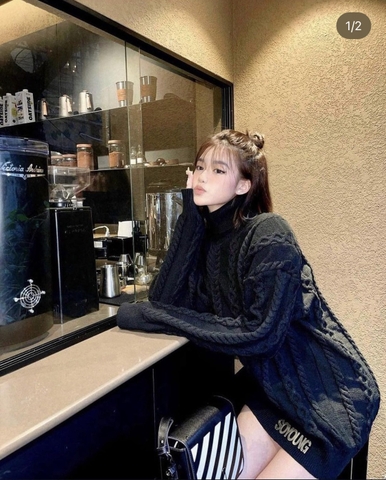 Áo len của thương hiệu So YOUNG