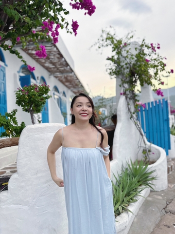 Đầm dài 2 dây vai lệch có khóa kéo và có túi 2 bên thương hiệu CHEN.INSPIRED