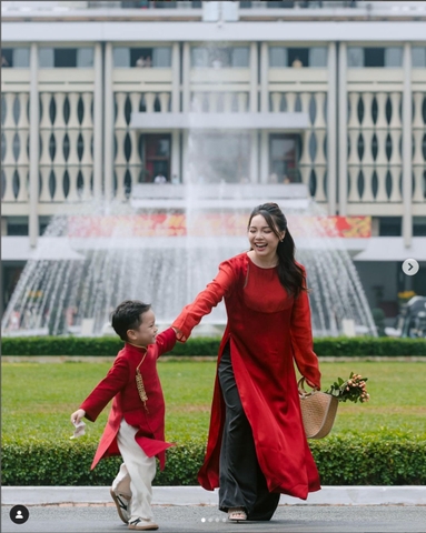 Set áo dài đỏ + quần đen form rộng thương hiệu ƯỚM