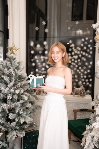 Set áo quây và chân váy thương hiệu Jirene