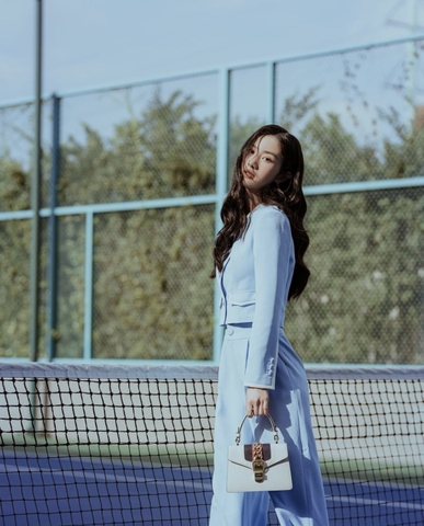 Set áo và quần của thương hiệu HOBB