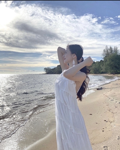 Đầm yếm maxi thương hiệu Vananhscarlet