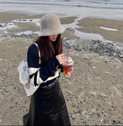 Áo len dài tay thương hiệu UP.STUDIO