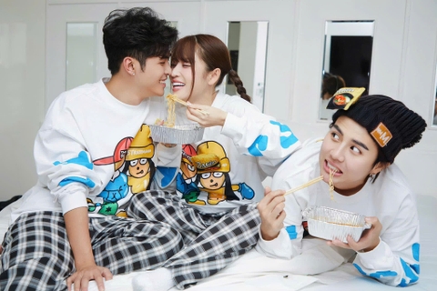 ÁO THUN TAY DÀI THƯƠNG HIỆU STRESSMAMA