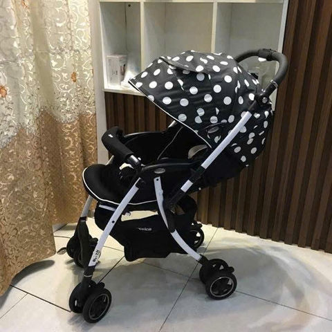 Xe đẩy Aprica Luxuna Bitte 4Cas xoay 360 độ