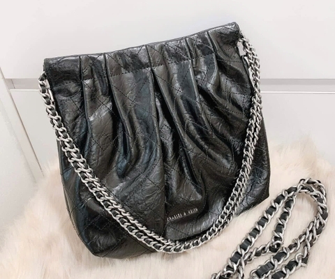 Túi Hobo hình thang Charles & Keith