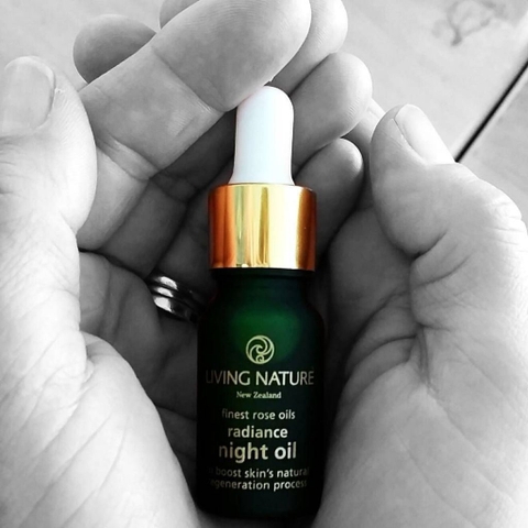 Tinh chất mờ nám, sáng da Living Nature Radiance Night Oil 18ml