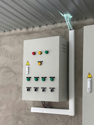 Tủ silo 4 động cơ 3 pha có 3 chế độ (bật, tắt và chạy tự động)
