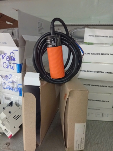 Cảm Biến Điện Dung IFM KI0209 – Tự Động Ngắt Cám Chính Xác Cho Hệ Thống Đường Ăn Tự Động
