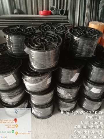 Cáp điện thoại kéo bạt trần trại chăn nuôi