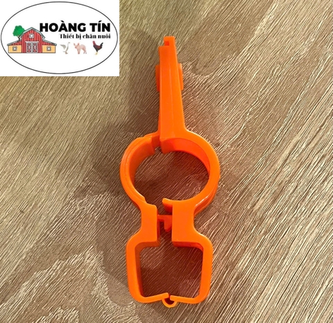 Kẹp nhựa treo ống 22 x 22 mm
sử dụng với ống phi 27
vật liệu PP màu cam
GU12