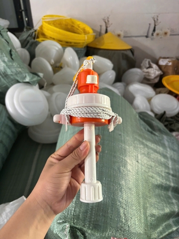 MÁNG UỐNG TỰ ĐỘNG CHO GÀ VỊT, BÌNH UỐNG CHUÔNG TỰ ĐỘNG CỔ TRẮNG VIỆT NAM