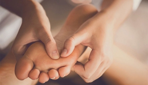 Đau Nhức Xương Khớp , Phòng Hàn : Chữa Trị Dứt Điểm Nhờ Cây Ba Kích