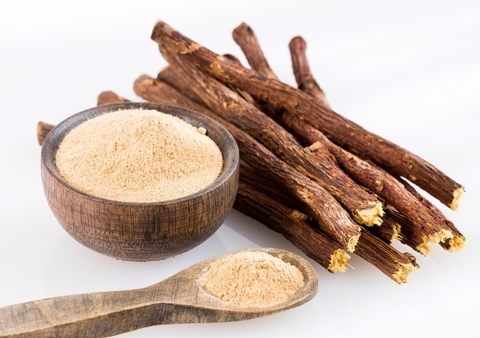 Hướng Dẫn Sử Dụng Cam Thảo Để Đánh Bay Mụn Và Lão Hóa Da