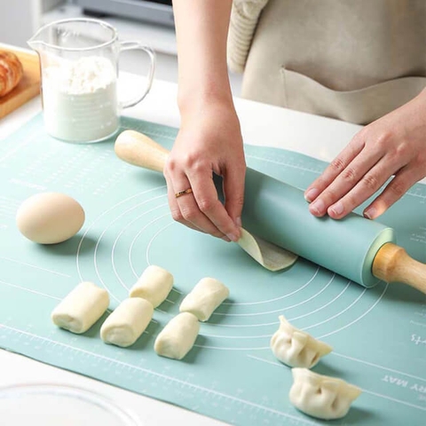 Cây lăn bột làm bánh bằng tay kèm thảm chống dính bằng silicone