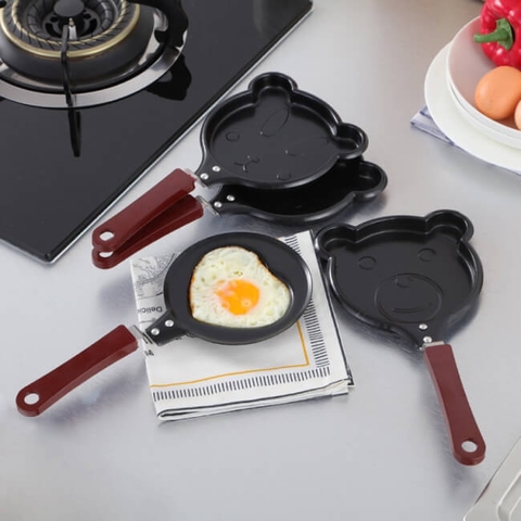 Chảo chiên trứng, làm bánh xinh xắn tạo hình trái tim, ngôi sao