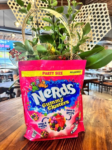 Kẹo dẻo phủ cốm cầu vồng Nerds Gummy Cluster 907g bịch to của Mỹ
