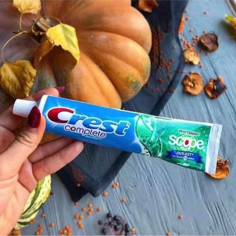 1 tuýp Kem đánh răng Crest complete extra whitening Scope Advanced Freshness của MỸ