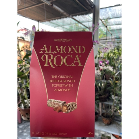KẸO SOCOLA BƠ ĐƯỜNG HẠT HẠNH NHÂN BROWN & HALEY ALMOND ROCA HỘP LỚN 793G CỦA MỸ