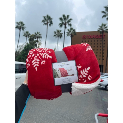 Chăn Mền Mẫu Giáng Sinh Threshold Plush Throw Blanket của Mỹ. 127x152.4 cm