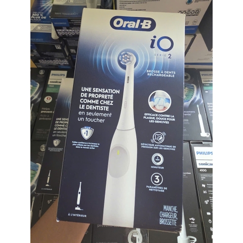 Bàn chải điện Oral-B iO Series 2.
