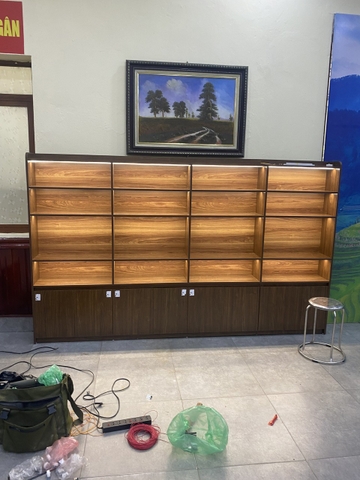 kệ đèn led trưng bày sản phẩm 06