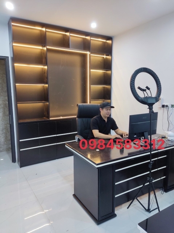 kệ đèn led trưng bày sản phẩm 05