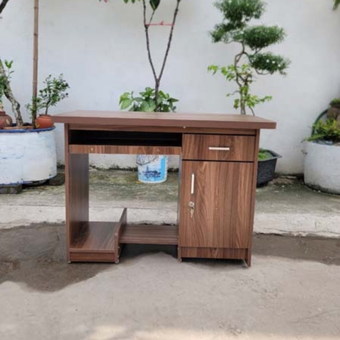 Bàn Vi Tính 1m: Gỗ MDF Chống Trầy, Có Ngăn Bàn Phím, Có Tủ Để Đồ, Thiết Kế Tháo Lắp