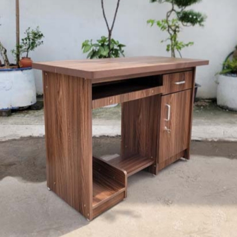 Bàn Vi Tính 1m: Gỗ MDF Chống Trầy, Có Ngăn Bàn Phím, Có Tủ Để Đồ, Thiết Kế Tháo Lắp