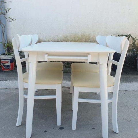 Bộ bàn ăn 4 ghế Cabin Panda màu Trắng - Sự lựa chọn cho mọi không gian