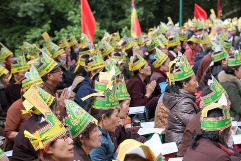 GẦN 4.000 PHẬT TỬ CHÙA TÂN HẢI ĐÃ HÀNH HƯƠNG VỀ NGỌA VÂN