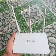 Bộ phát wifi Tenda F3 3 râu