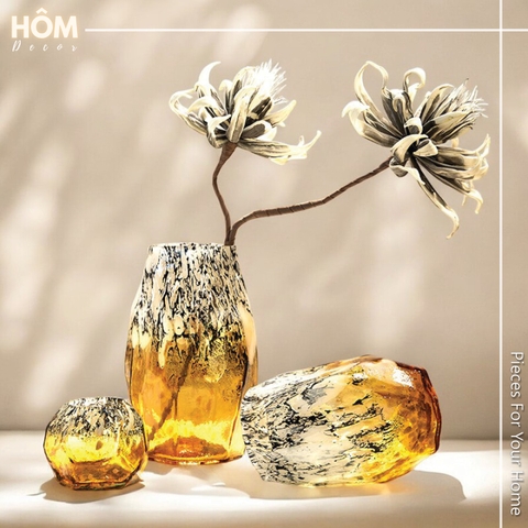 Bình hoa hổ phách miệng trắng tuyết